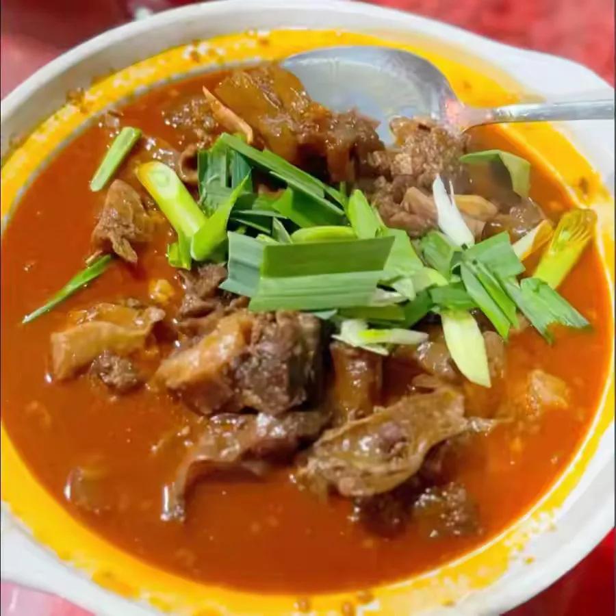 曝光青山天价“宫廷菜”，吃饭像探监，还得预约
[发怒][发怒][发怒]
糖醋排骨