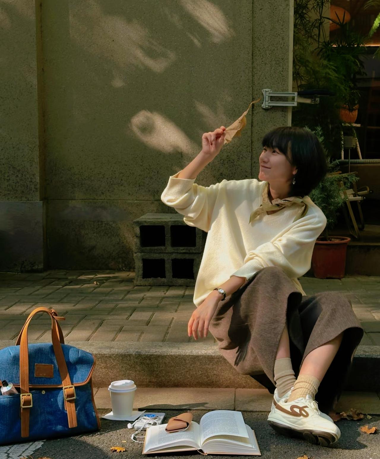 人多到中年我发现一个特残忍的事实：越是独来独往的人，命格越贵
不知道大家留意过没