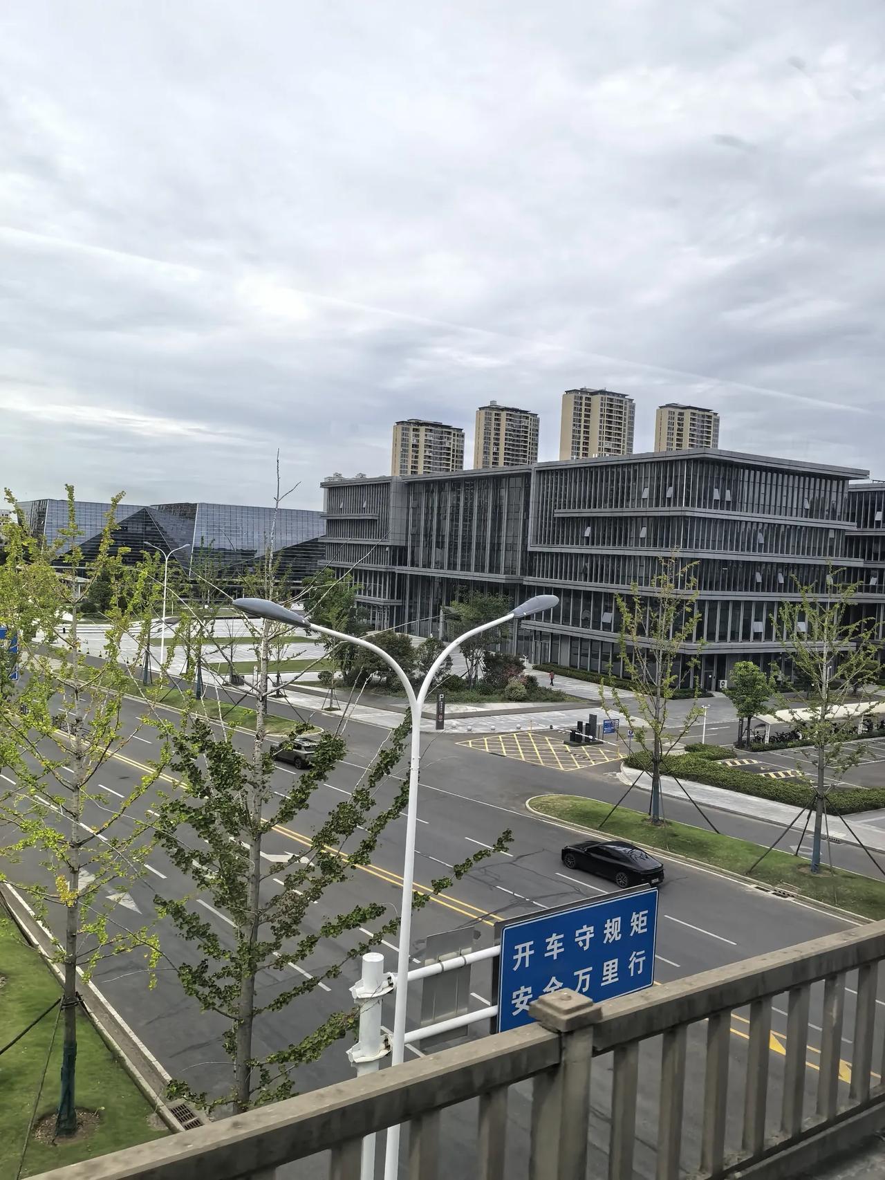 本来就应该这样，说这句话，估计是提醒某人以前不讲诚信。这次本来是不想借的，但碍于
