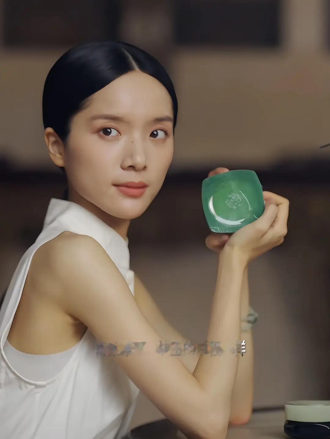 李思潼百雀羚广告这发型很难评😅 