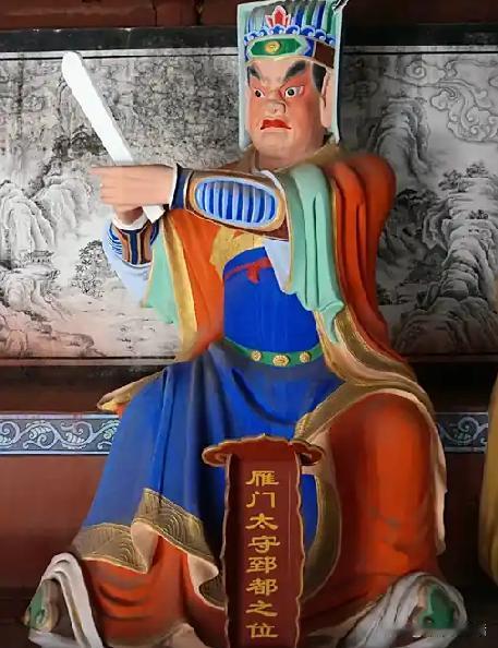 郅都——西汉大臣， 对内不畏强暴，敢于对抗豪强权贵，列侯宗室称其为“苍鹰”； 对