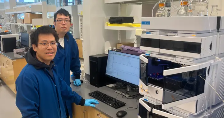 将RNA的自毁密码写入塑料：科学家实现高分子材料的可编程降解