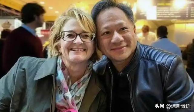 怪不得有这么一种说法，说华人如果和白人结婚，不出三代，基本就看不到华人的模样咯。