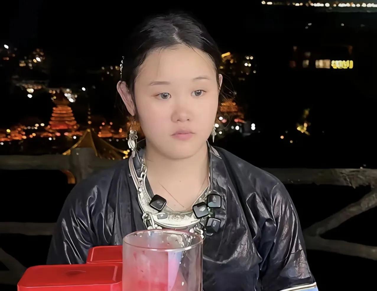 张家齐把直播看简单了，高估了自己人气，搭档全进华才能双向奔赴
张家齐最近在直播这