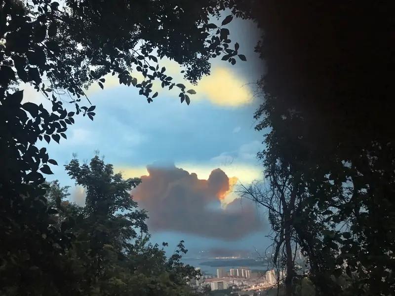 生活里最难的事，要我说，就是“装作没事”和面对内心的真实。
很多时候，即便心里已
