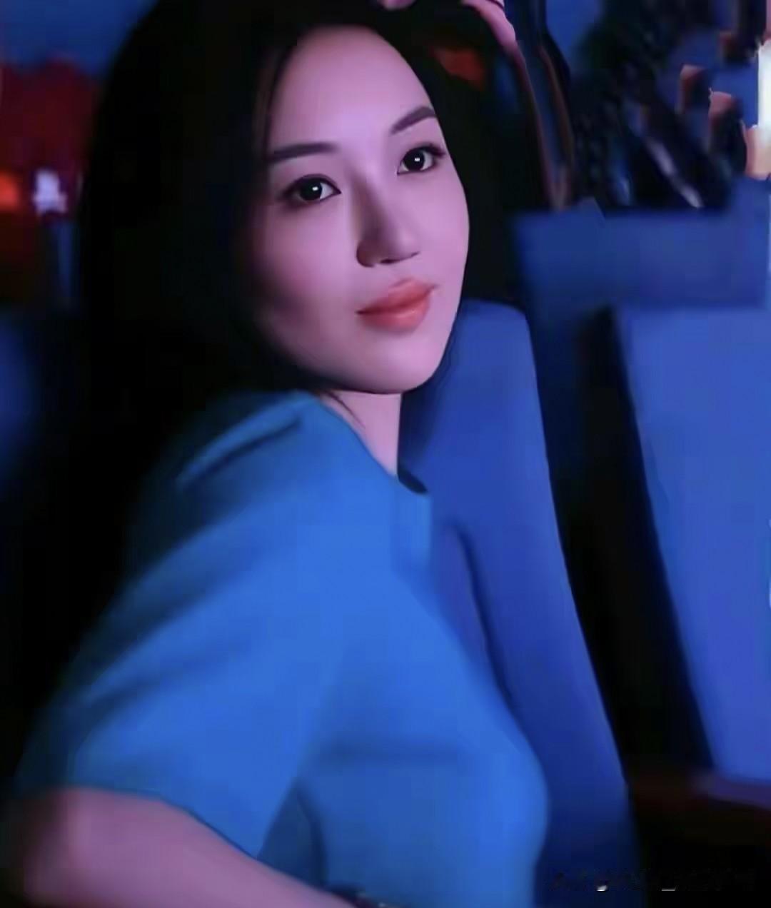 看看李嫣这姑娘——她活成了多少年轻人想成为的样子

李亚鹏欠债风波闹得沸沸扬扬时