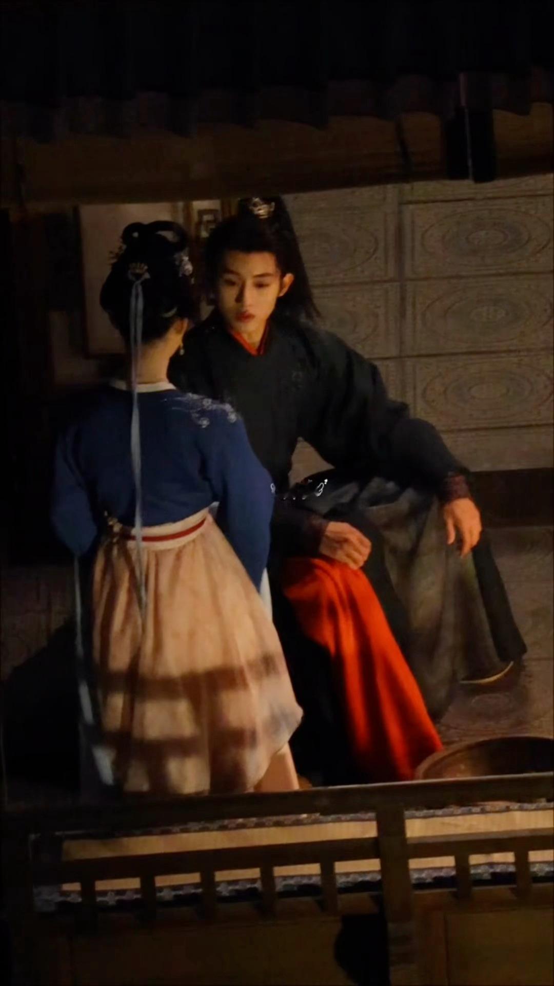 bg有这样的少男少女我就放心了…..所有人请欣赏董思成许风佳的眼神变化🥺大事很