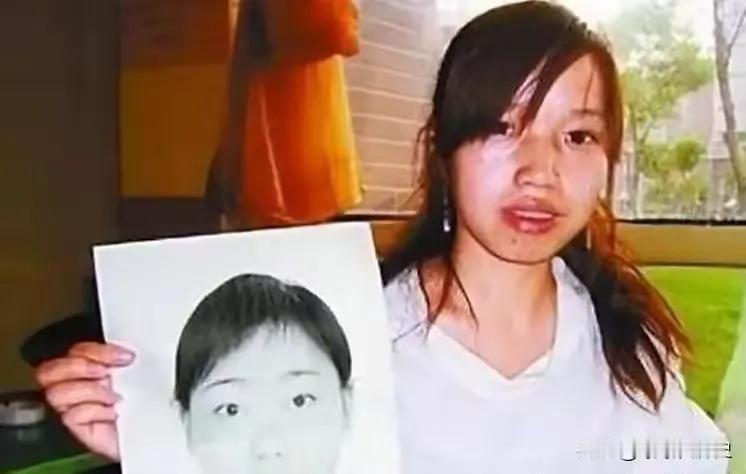 2004年，罗彩霞成功考上贵州师范大学，名额却被当地县公安政委的女儿冒名顶替。无
