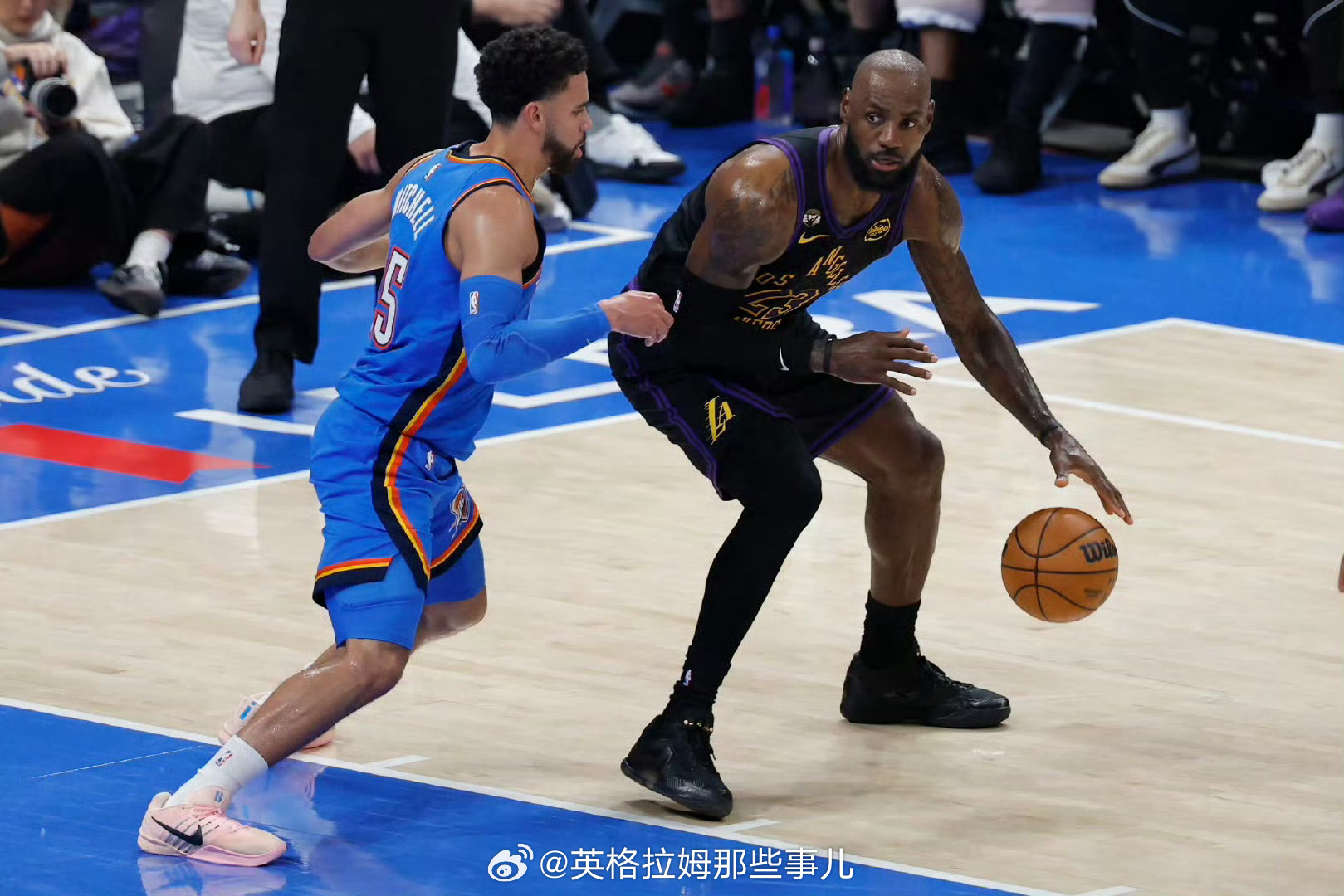 今日NBA焦点战！湖人vs雷霆正在进行！原声看球地址：网页链接湖人vs雷霆雷霆v