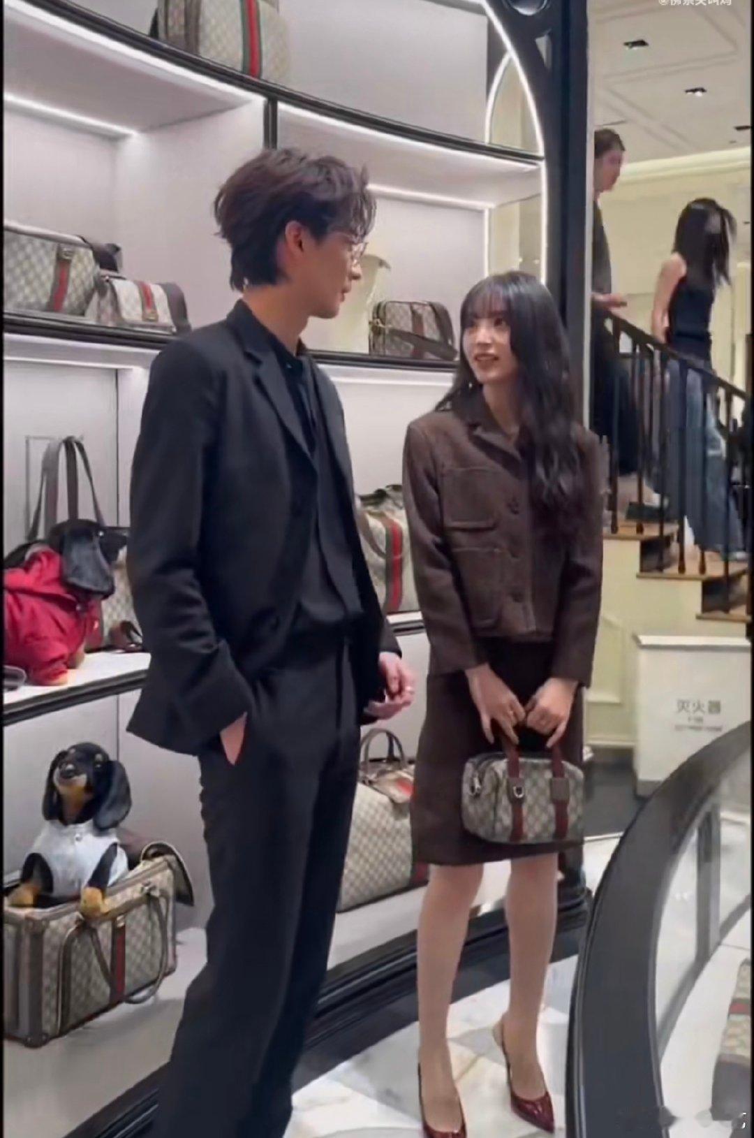 田曦薇陈鑫海活动生图 田曦薇陈鑫海活动生图真的太绝了，两人的气质和形象太契合豪门