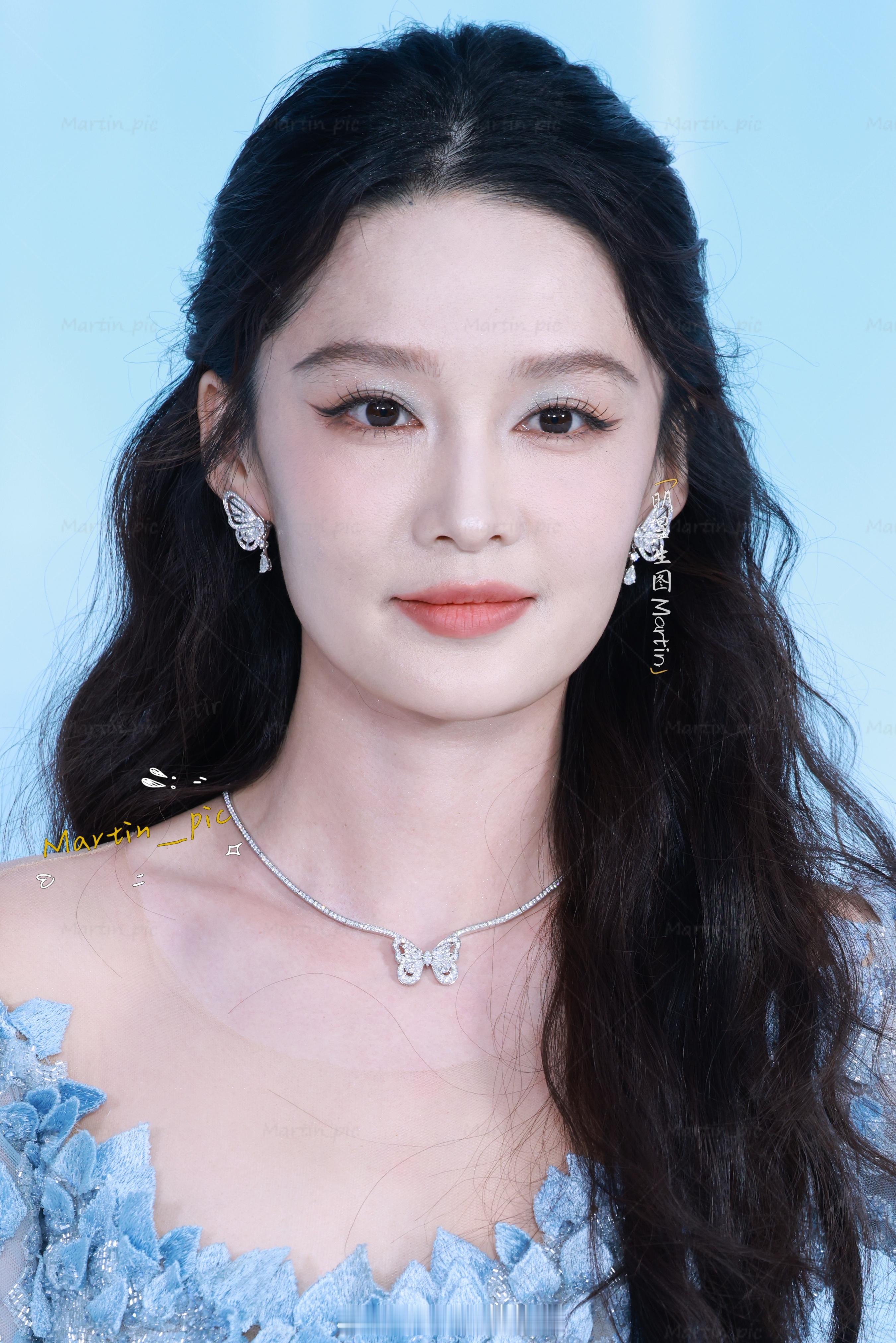 李沁[超话] 李沁Elle风尚大典红毯生图沁沁子今天真的是海的女儿[羞嗒嗒][羞