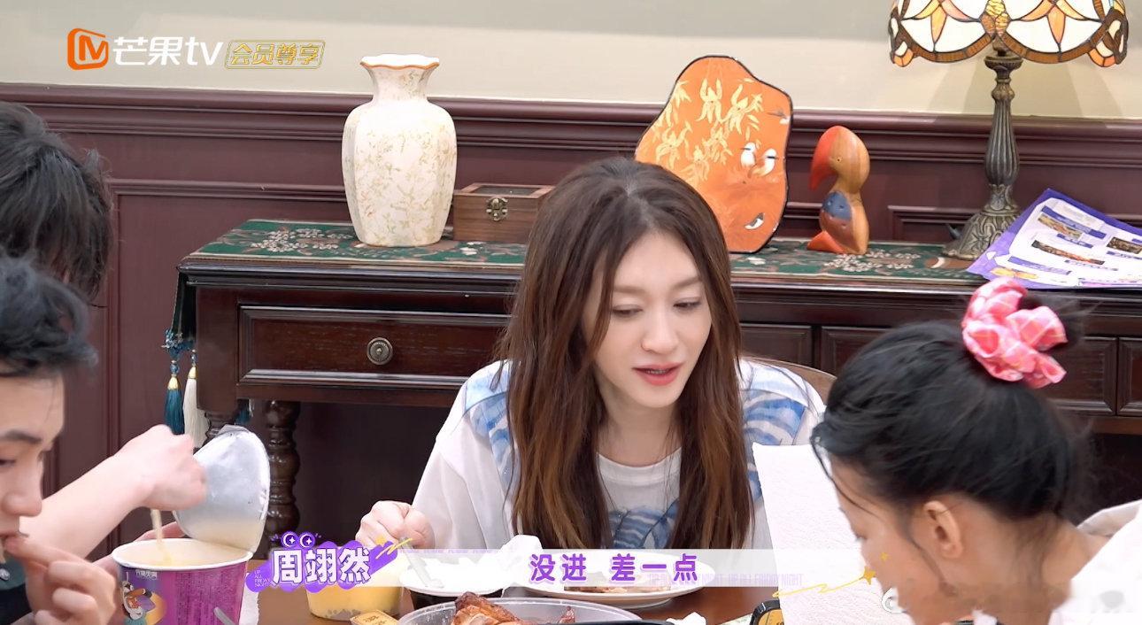 李小冉看王濛解说世界杯 姐妹之间的小彩蛋！李小冉谈及王濛世界杯解说，脱口而出最爱