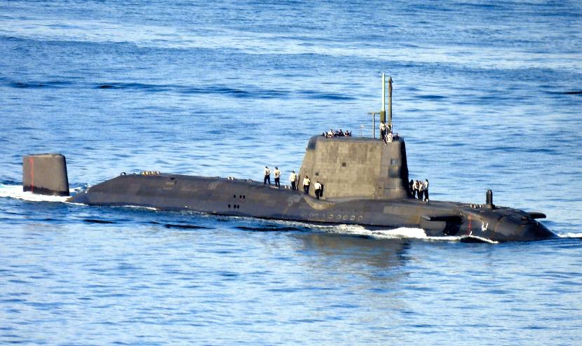 就这么悄悄就位了，英国没搞大张旗鼓的军演，没发高调的声明，就直接把自家顶尖核潜艇
