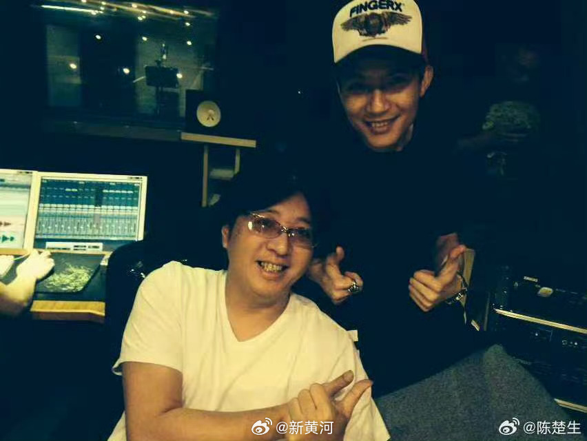 【#陈楚生发文悼念袁惟仁#】小胖老师，一路走好🕯️谢谢你的作品这么多年一直温暖