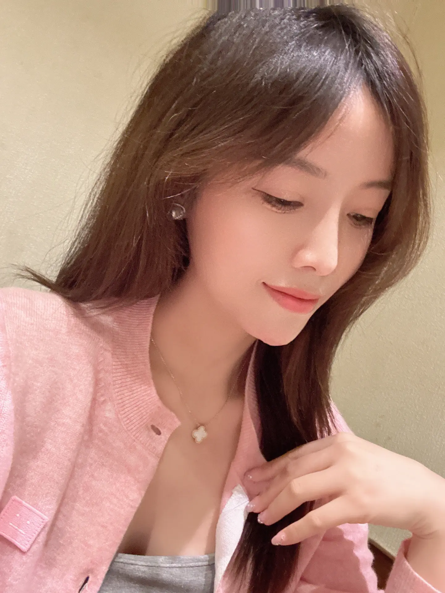 我一直想靠自己的努力留在嘉兴，久了习惯。也想和这边的姐妹有个伴，可惜一...
