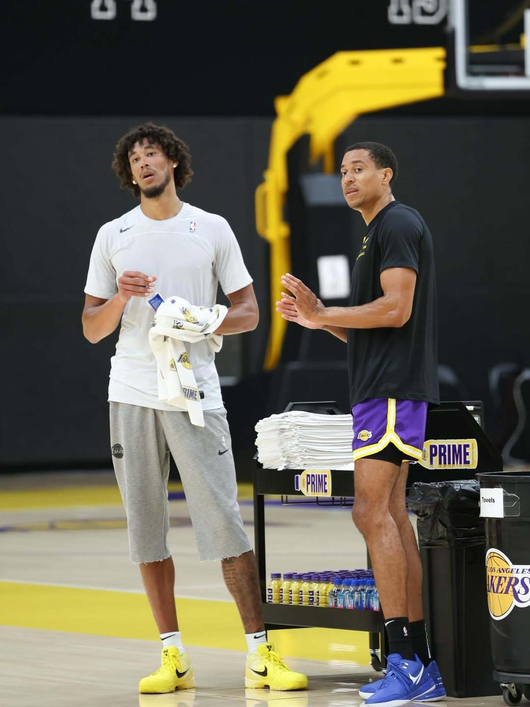 湖人本赛季新签球员发展教练— 贾斯廷·罗宾逊更新ins ：“Life latel