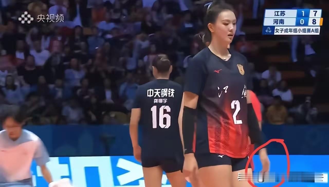 张常宁这后二进攻也太炸了吧！就这状态，真要退役你信吗？
 
第一局直接打疯了，4