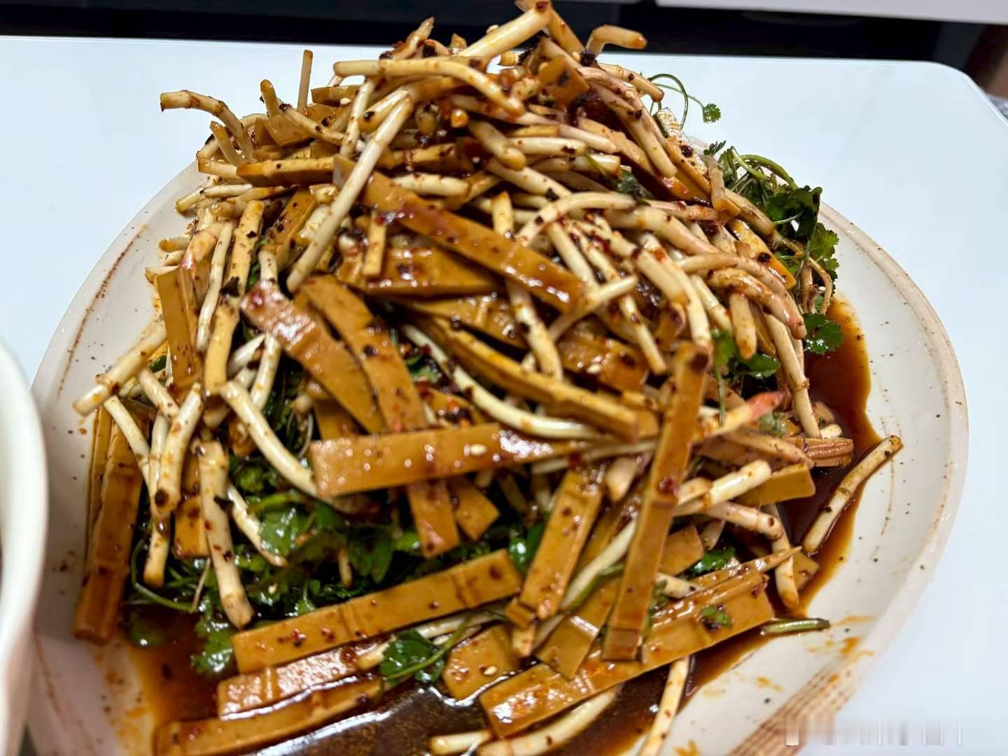 这盘折耳根 太香了 