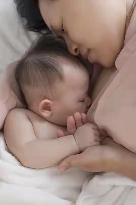 广州23岁宝妈心疼丈夫喂母乳补身反致腹泻送医！医生急劝：成人肠胃不是婴儿，乱喝可