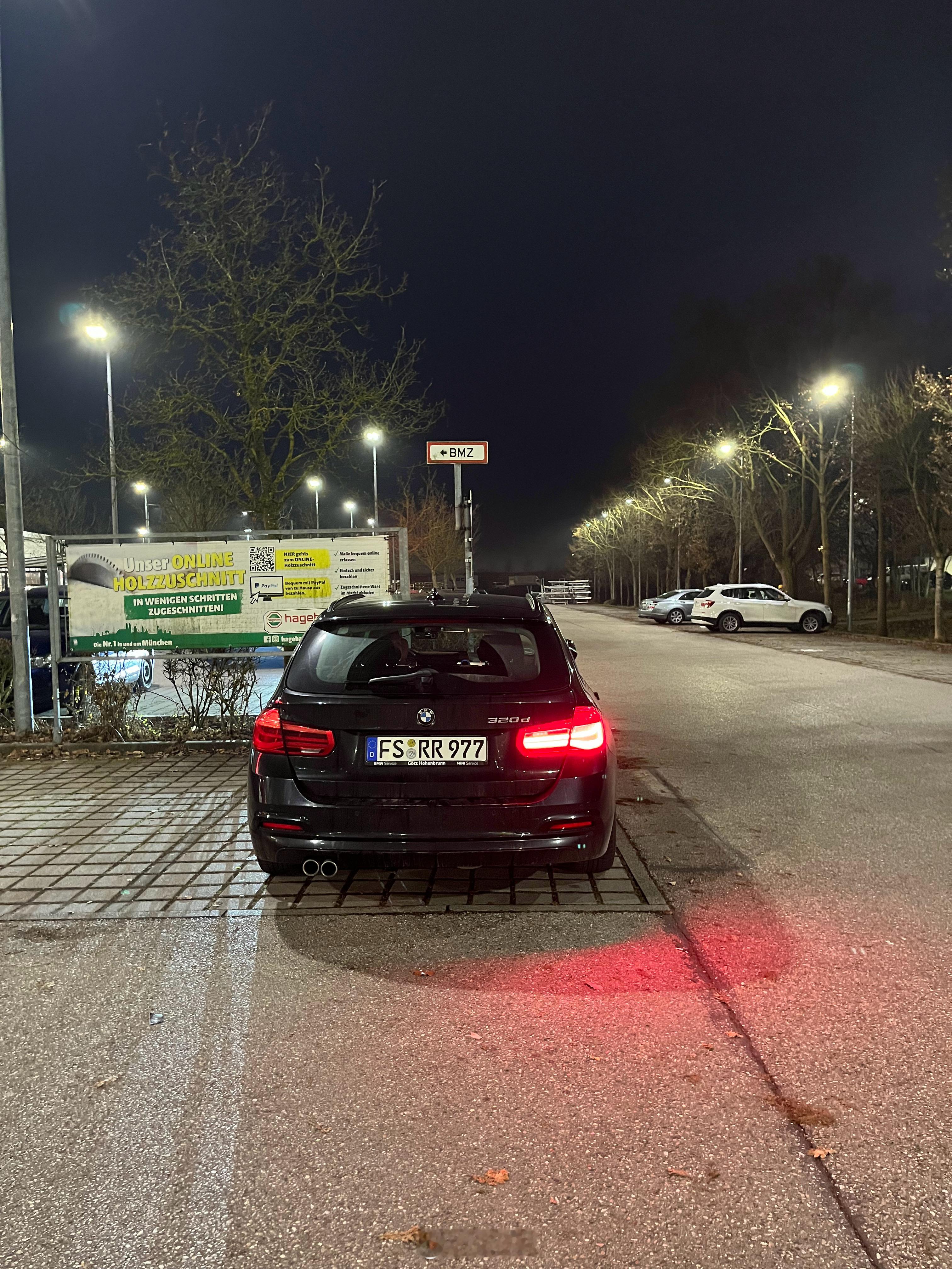 现在路上瞎子多，只要临时停路边就开驻车灯，位置灯不是很愿意开，因为会亮两边，而且