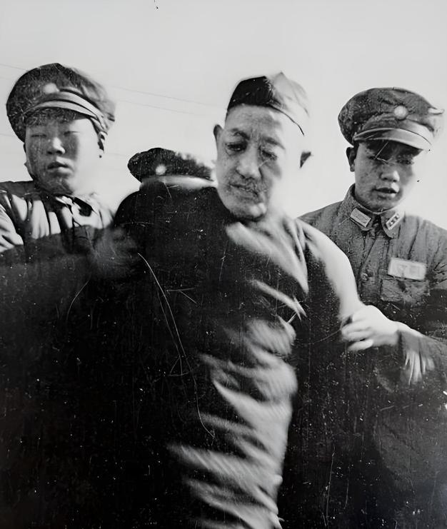 1946年，在南京军事法庭接受审判时，大汉奸齐燮元举止傲慢，态度蛮横，对自己投靠