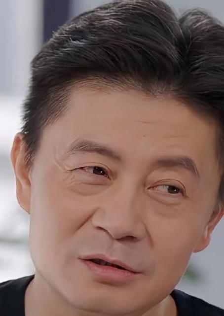 《生命树》导演李雪对杨紫和胡歌给予了高度评价，称二人在剧中的表现无可替代，均能打