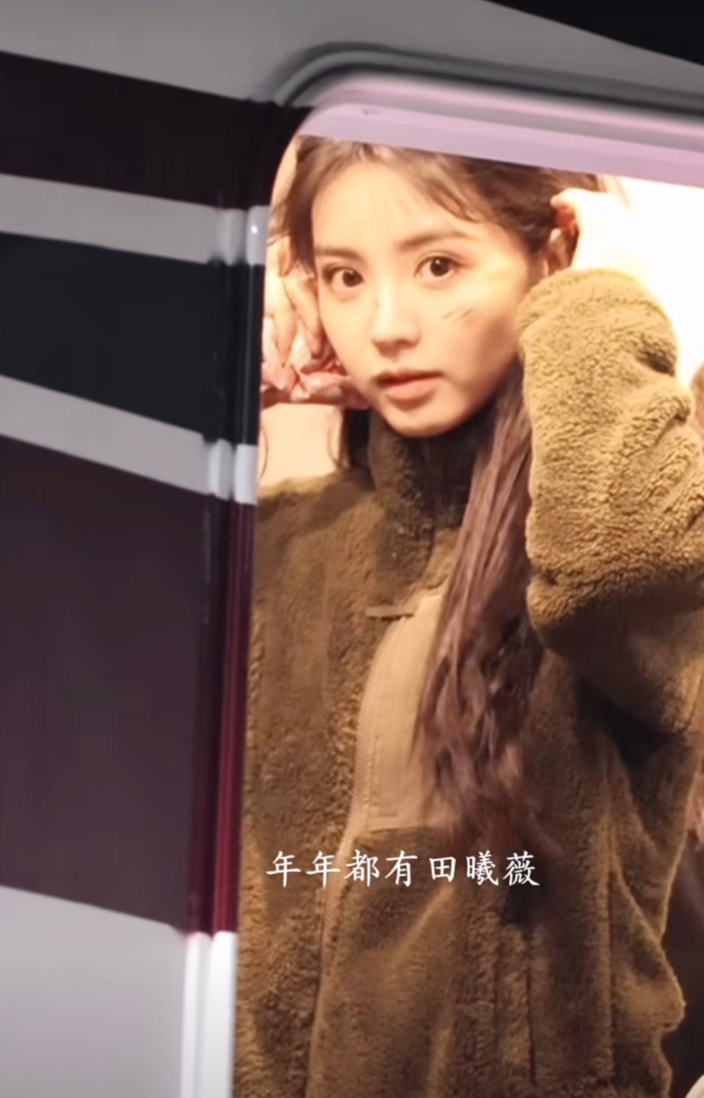 田曦薇脏脏包下班 甜宝下班啦，好乖好可爱[泪] 