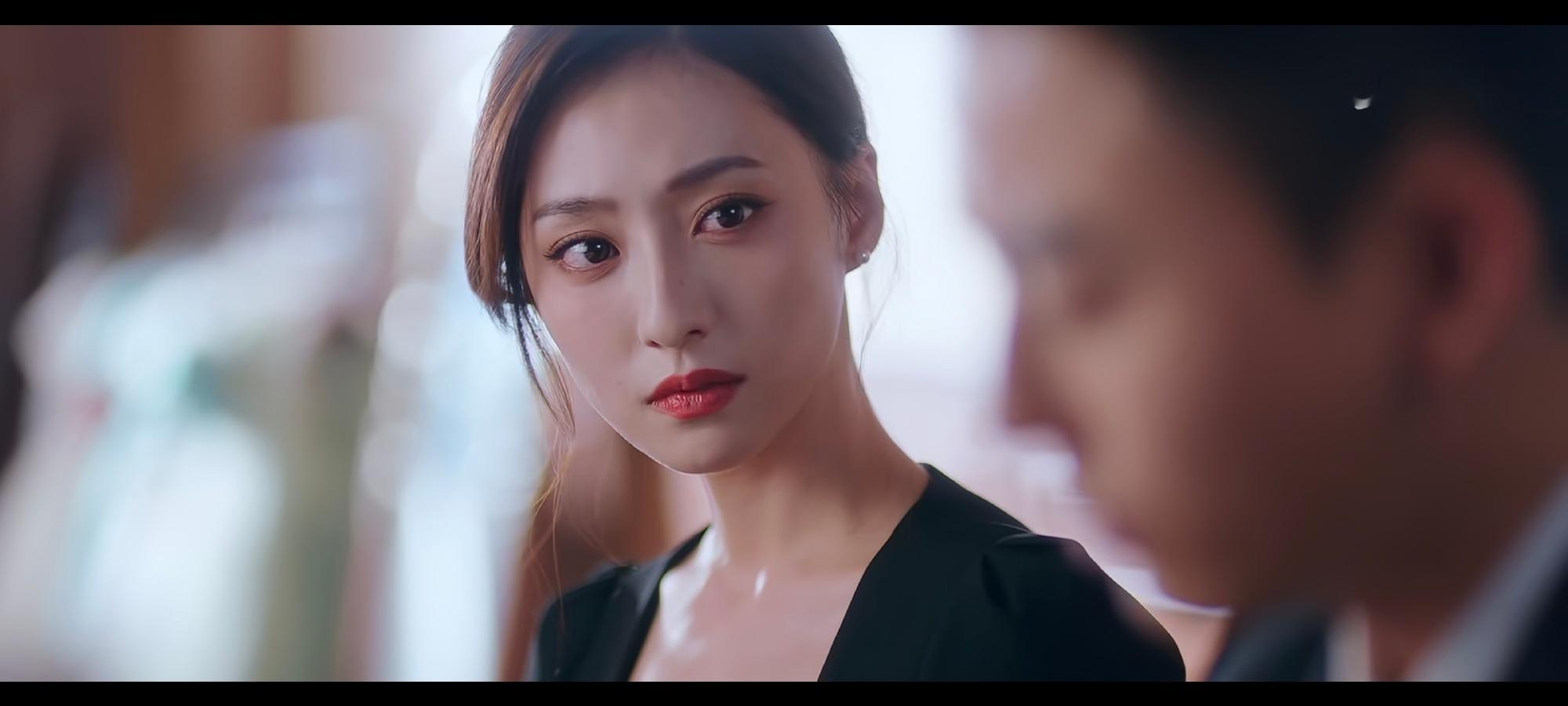 胡连馨X赵华为的中剧《有港来信》美成这样都没有长剧拍……她真的适配明艳大美人港风