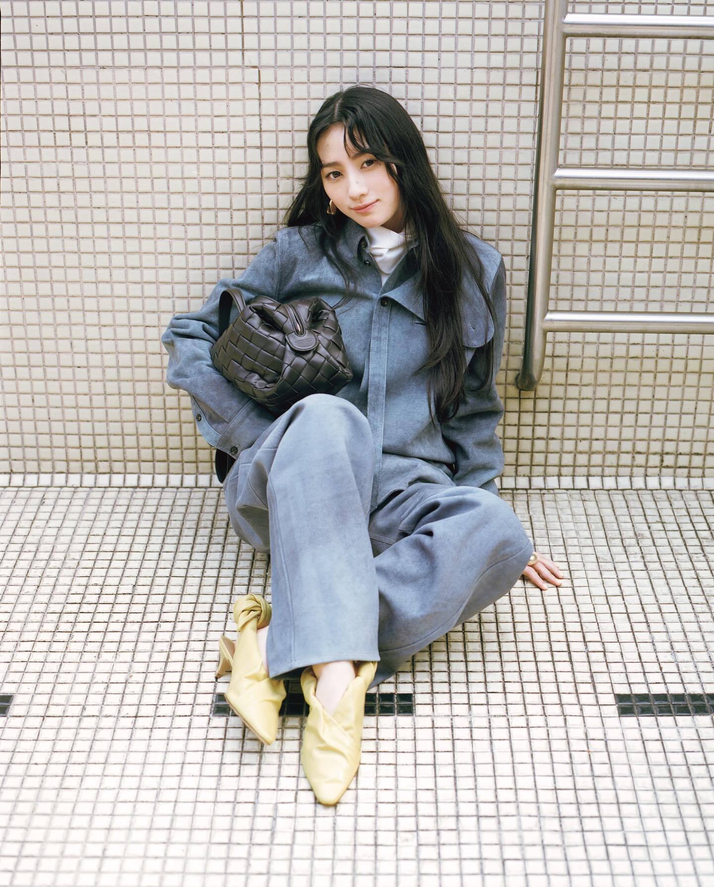 川﨑桜「本日発売のCanCam6月号に登場しています🌹ボッテガ・ヴェネタの名品