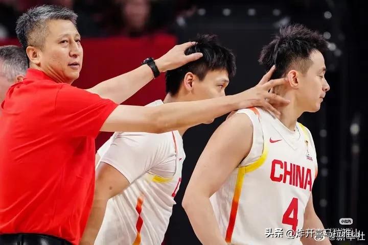 中国男篮100-93战胜中国台北男篮，让我们看清五个事实。
1、郭士强选的中锋有