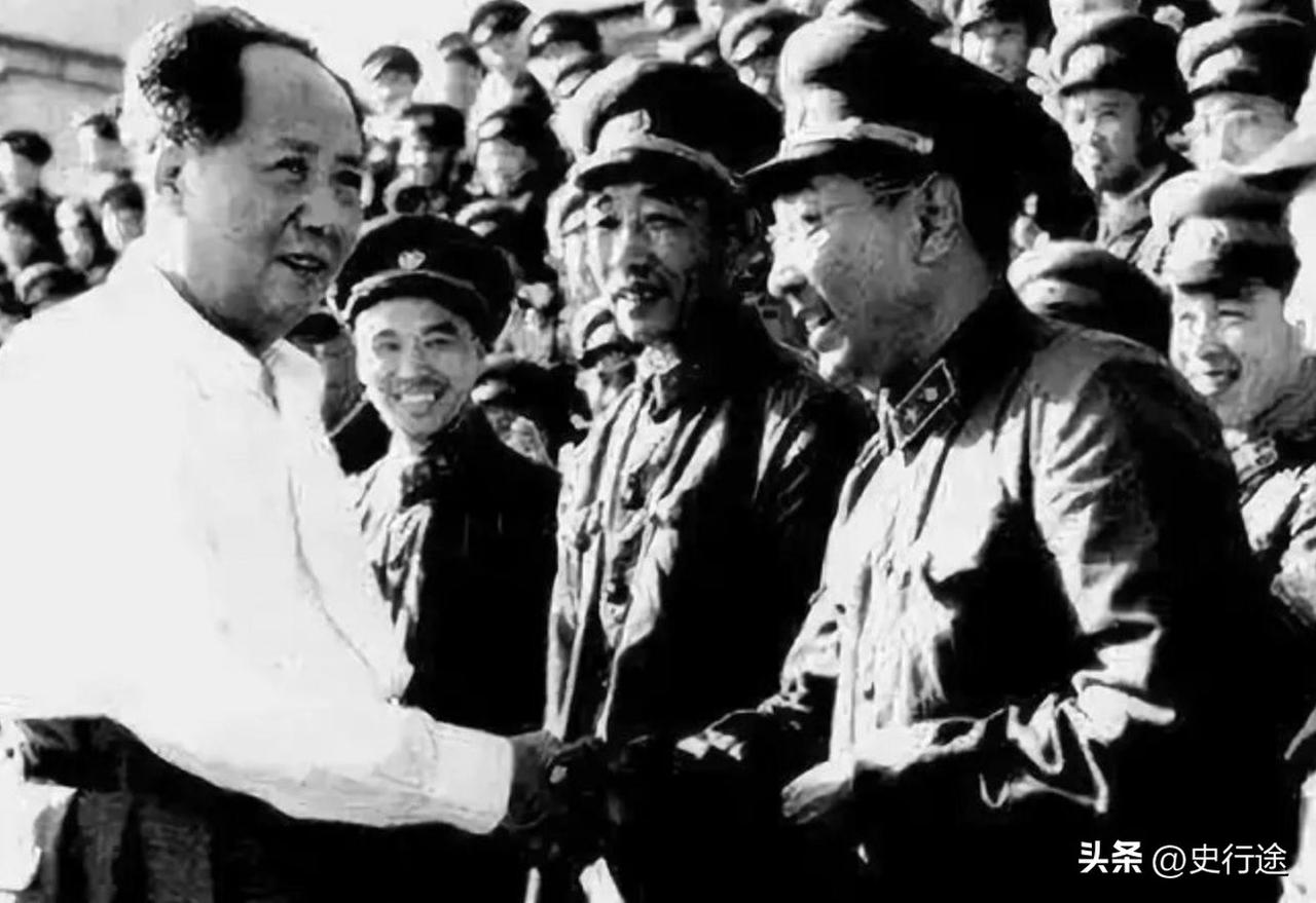 毛主席一生最伟大的三次决策
第一次，力排众议，出兵朝鲜
第二次，排除万难，发展核