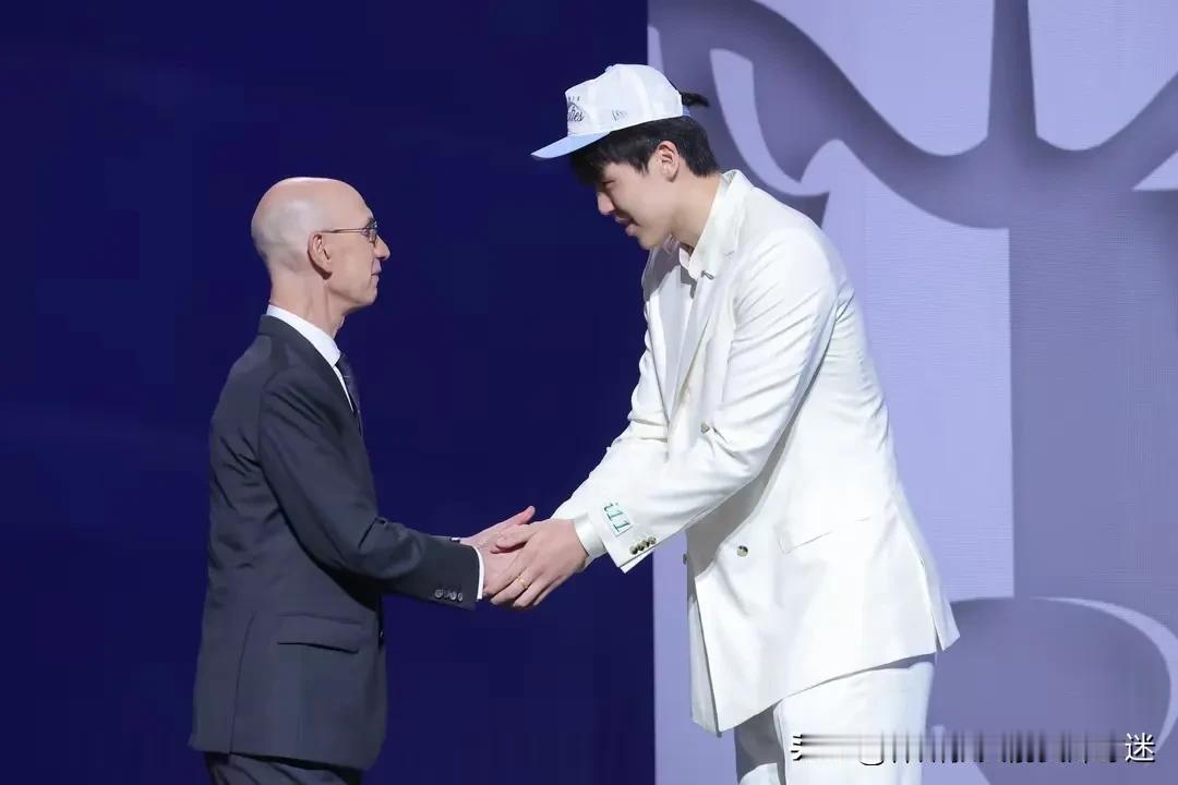 杨瀚森在第16顺位被开拓者摘下是好事！！！