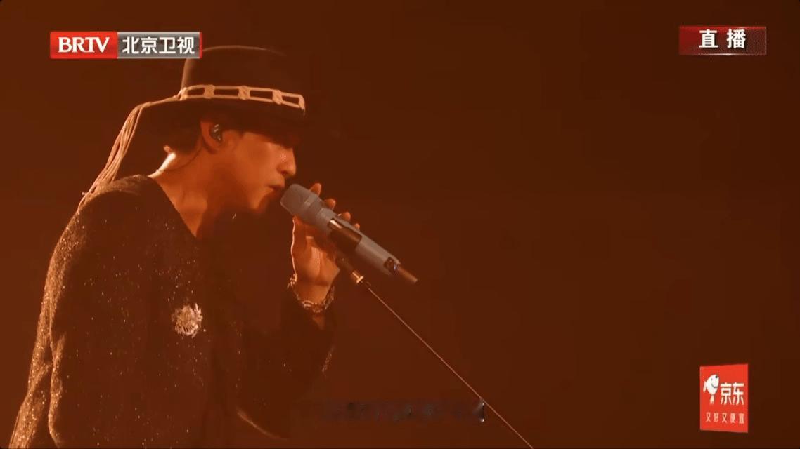 邓超工体演唱会全开麦邓超还不开个人演唱会吗绝了！邓超工体全开麦稳到离谱，三首歌三