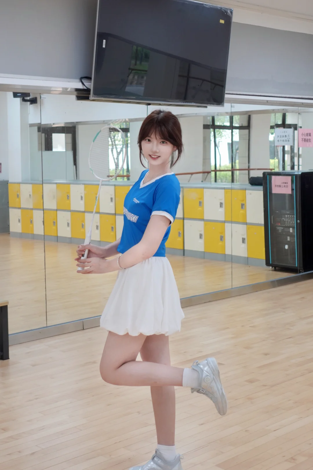 女大学生|暑假最好的放松方式是打羽毛球!