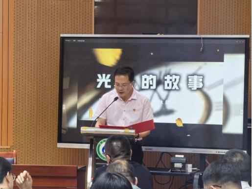 甘肃酒泉育才学校举行张力参老师光荣退休欢送仪式
​        7月13日举行