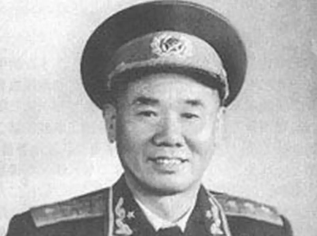 开国上将陈再道本姓程，幼年受长辈