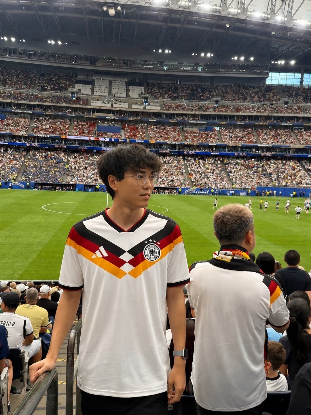 家门口的世界杯看球之旅正式结束，一共看了六场球。终于在现场看到了最喜欢的德国队，