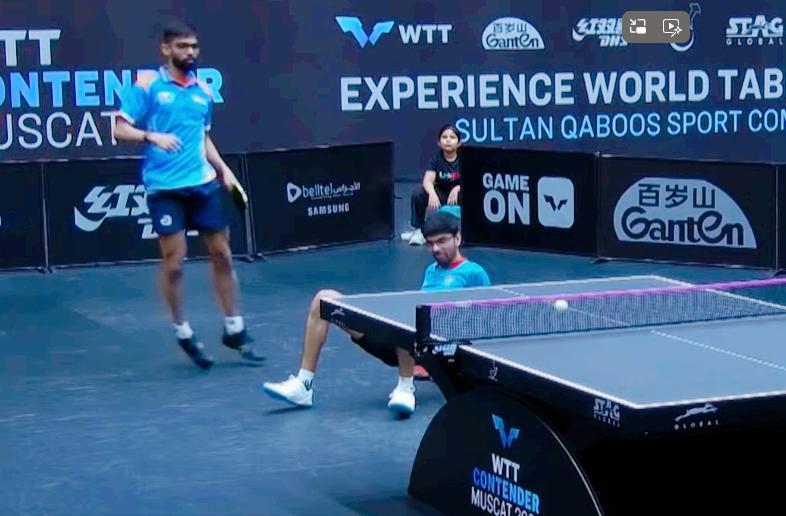 我发现印度队就像橡皮糖一样，
经常各种怪异动作，
经常摔倒，
但是他们爬起来特别