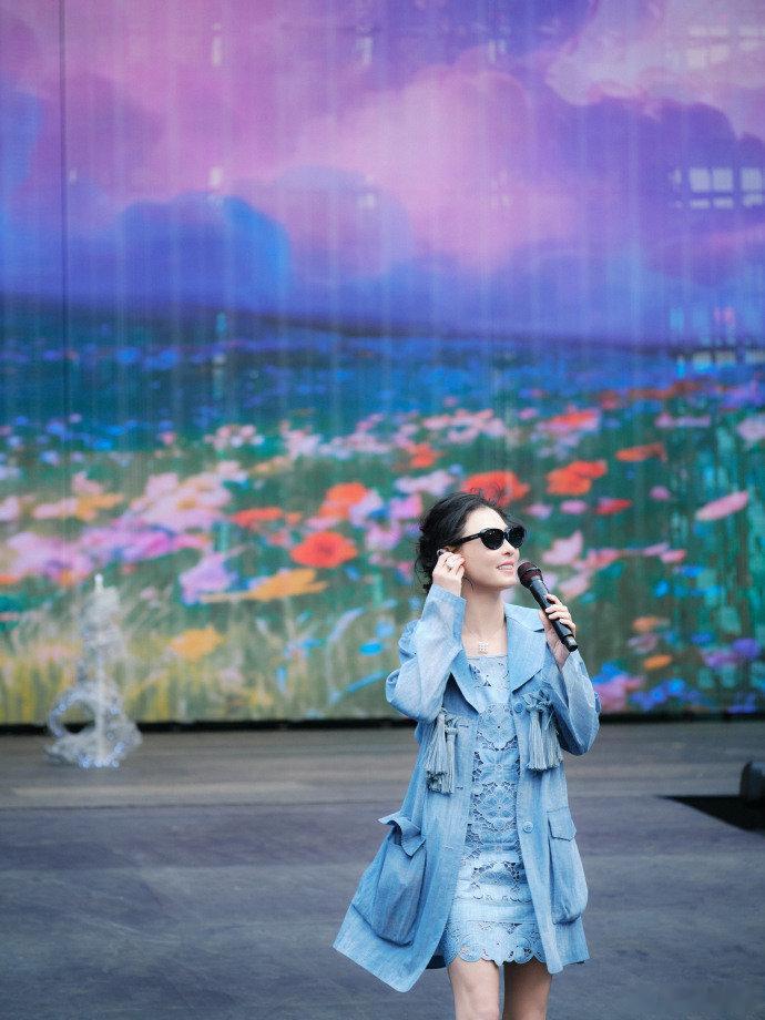 张柏芝宣布以歌手身份回归乐坛 华纳官宣太惊喜！不允许有人没听过张柏芝唱歌，不知道