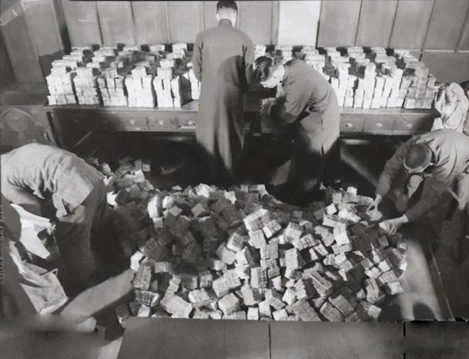 蒋介石败退台湾带走的黄金与文物1948 至 1949 年，国民党政权在大陆溃败之