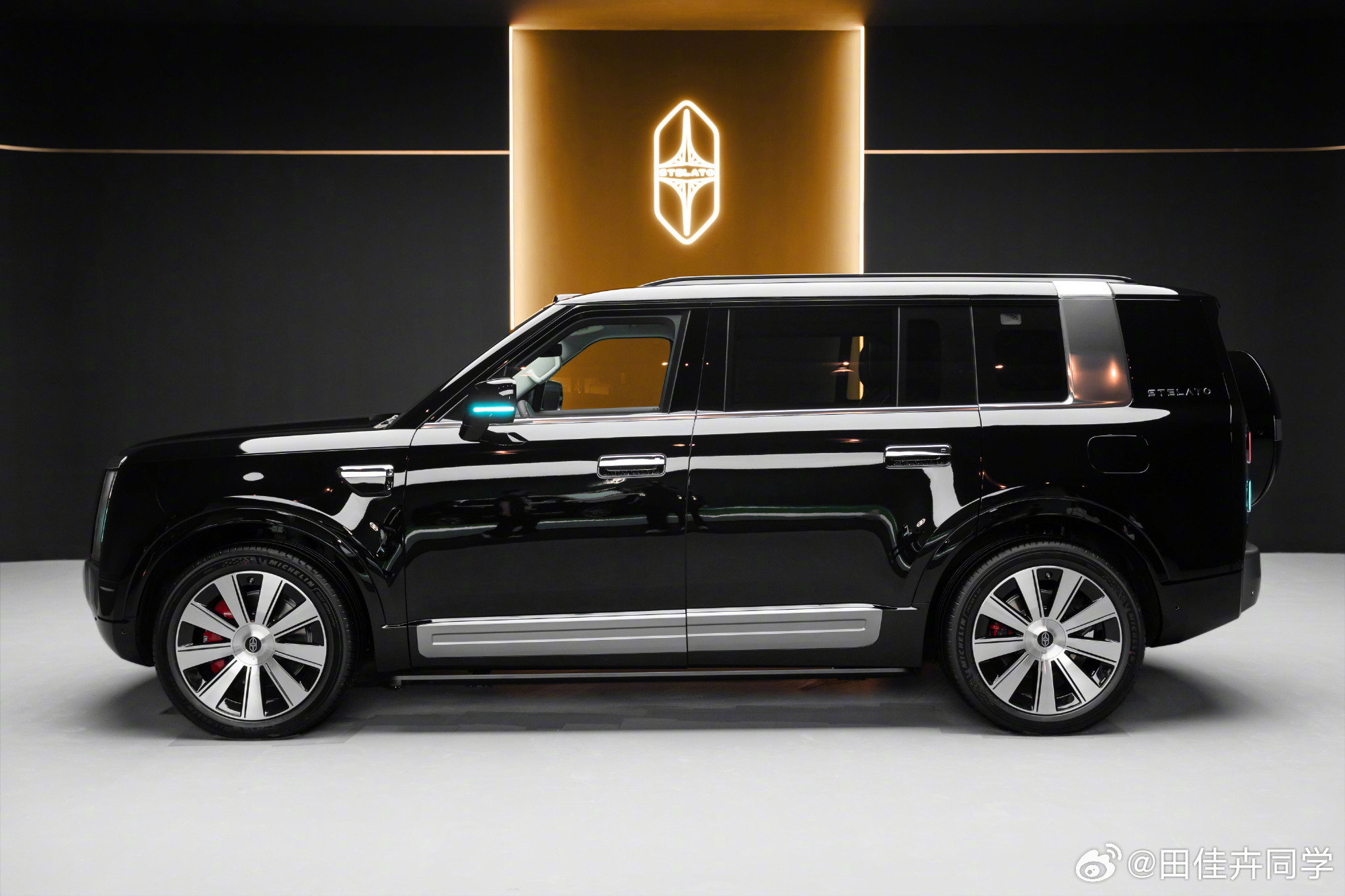 享界G9静态评测首发大V聊车 鸿蒙智行的首款豪华硬派SUV——享界G9昨天看了实