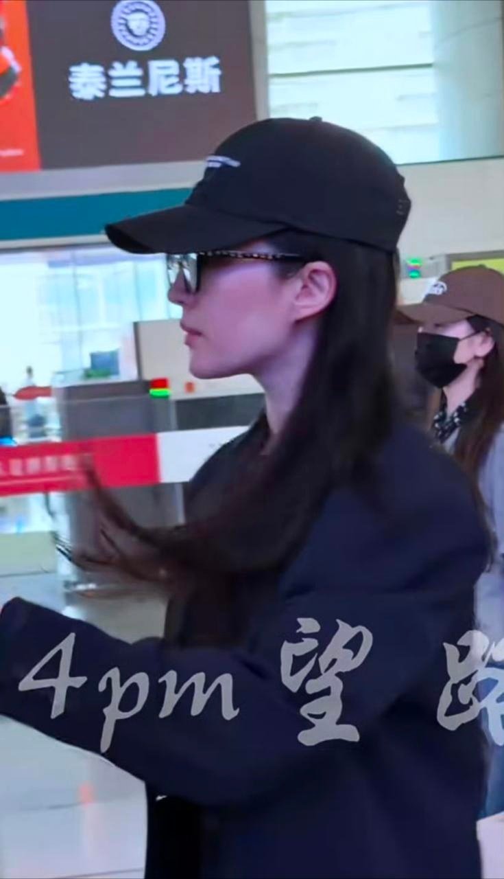 整个脸都在上扬，不知道谁敢在刘亦菲面前吹骨相，从未见过任何人在39岁能这样状态，