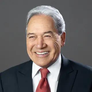 新西兰可能是也看不下去了，6月2日新西兰副总理兼外交部长温斯顿.彼得斯宣布，新西
