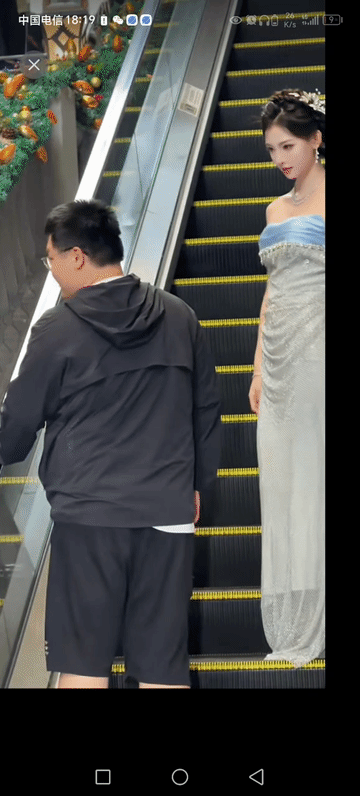 这相遇的画面，谁顶得住气场。