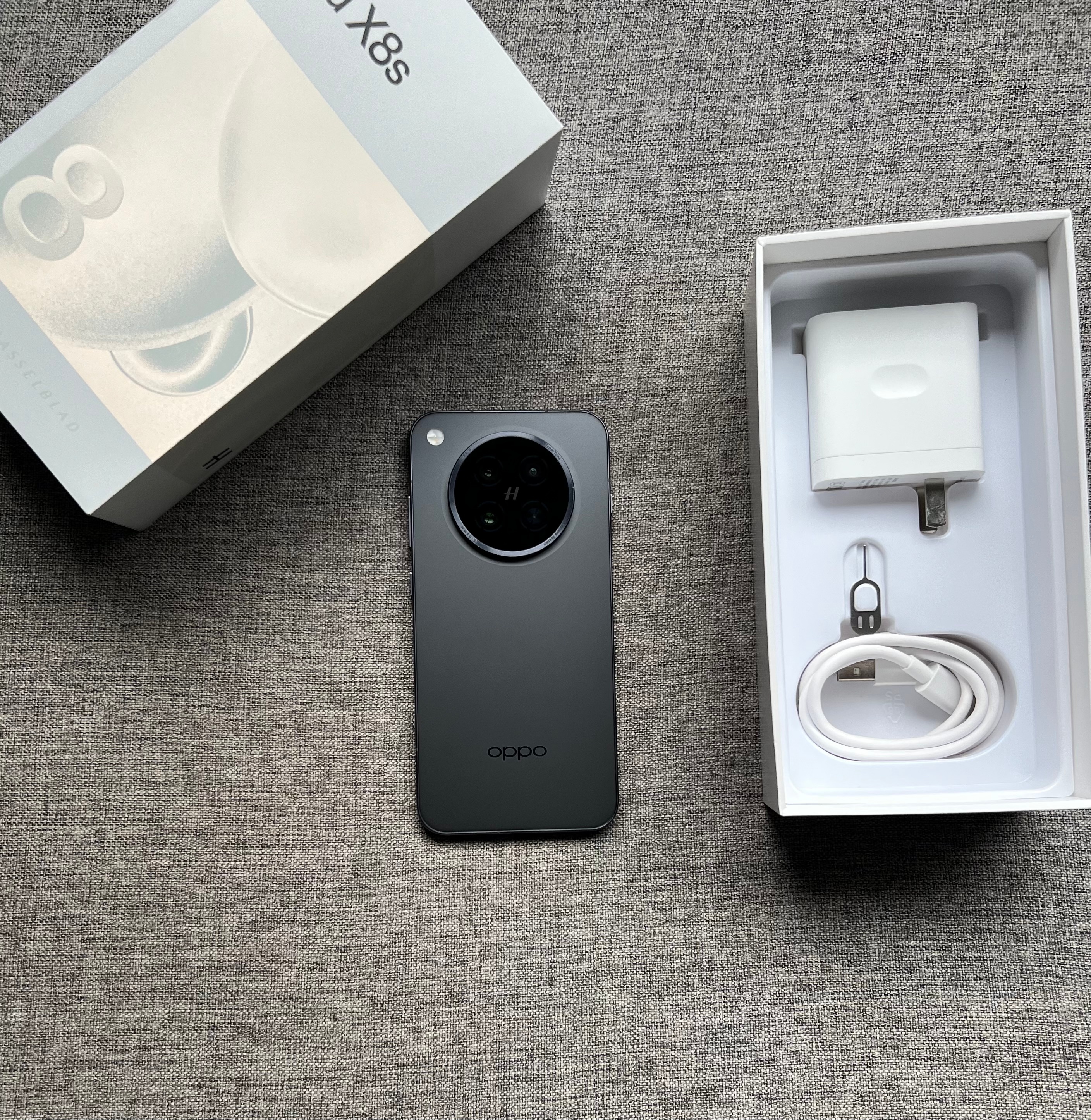 OPPO Find X8s 12+512G 星野黑，屏幕轻微划痕，中框小磕碰掉漆