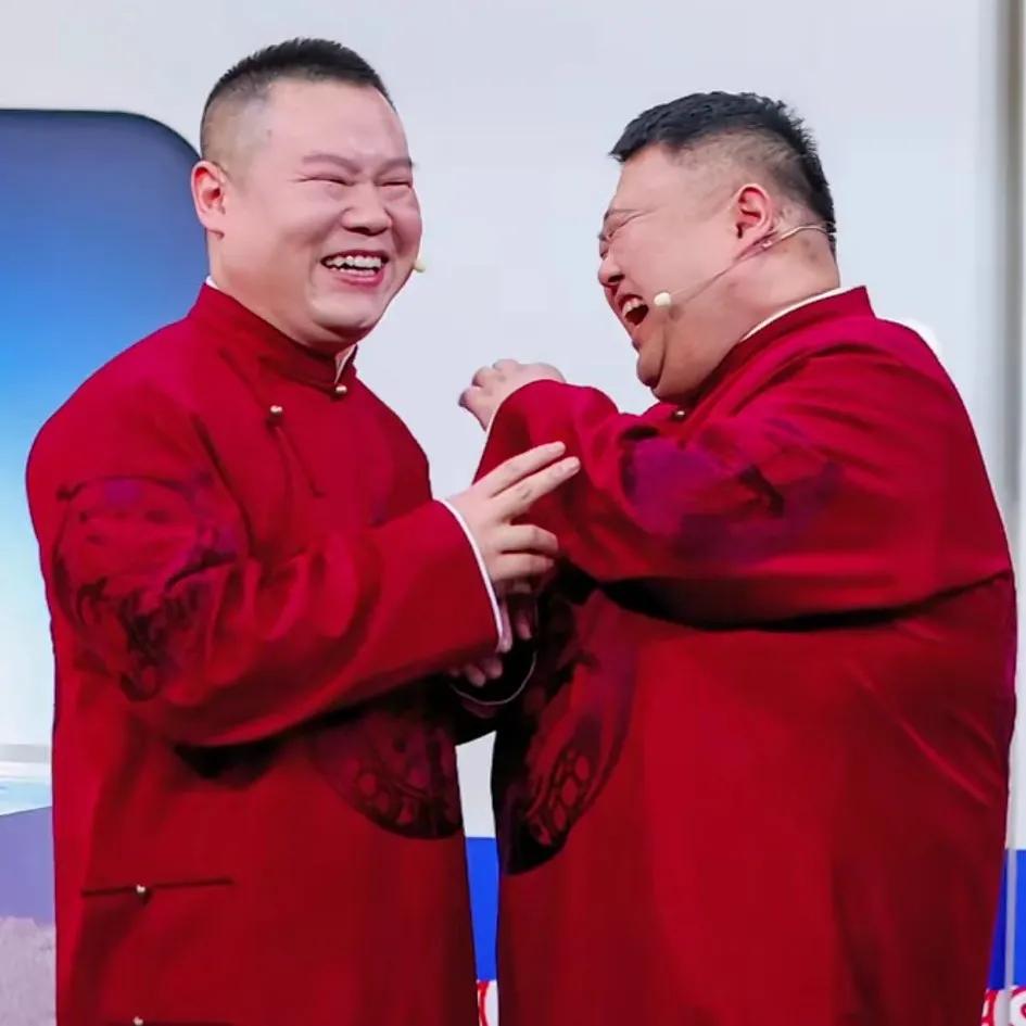 岳云鹏真的笑了！本来以为岳云鹏的春晚相声已经是最差的，万万没有想到！后边金霏陈曦
