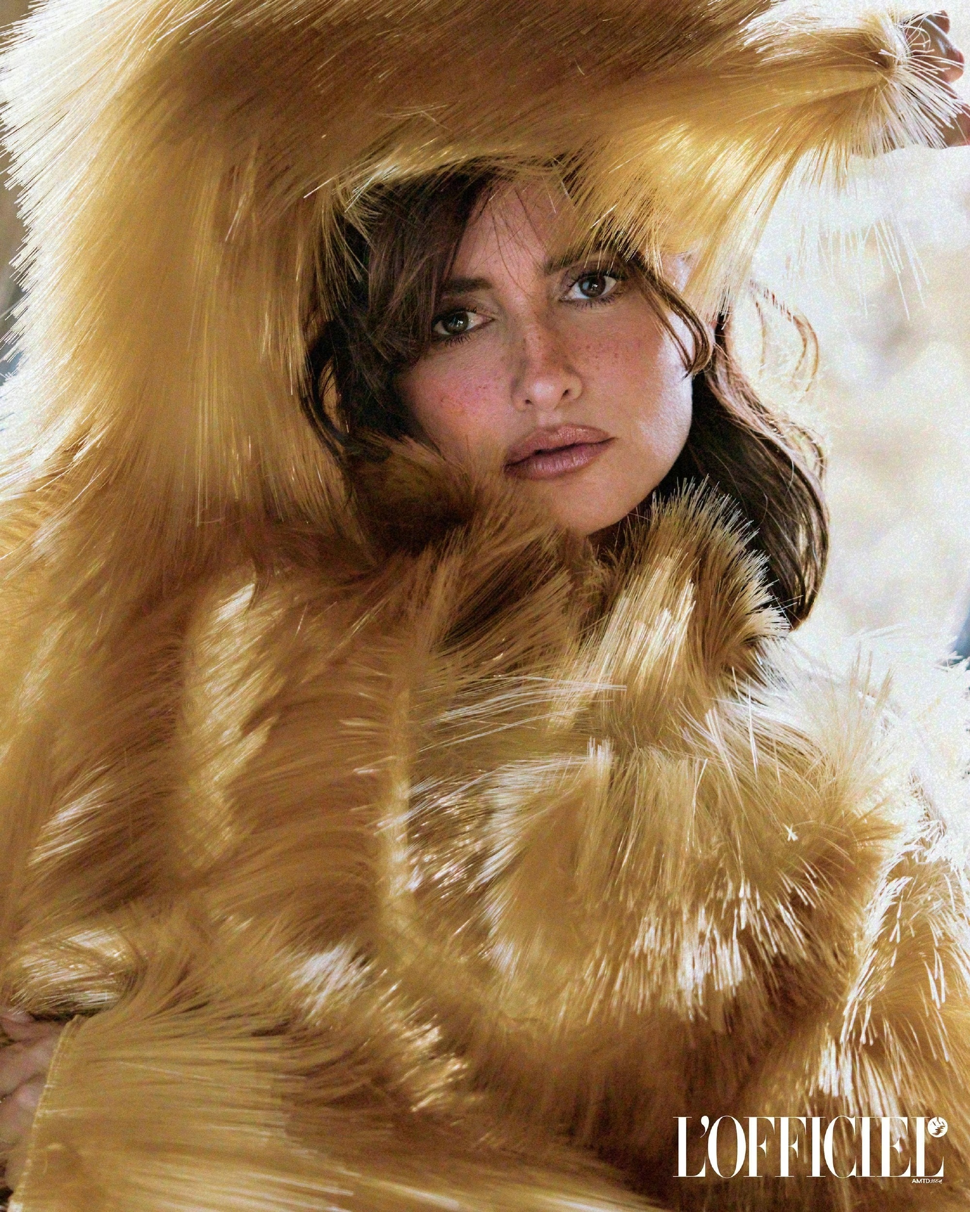 Penélope Cruz 惊艳亮相 L'OFFICIEL 三月刊封面 CHAN