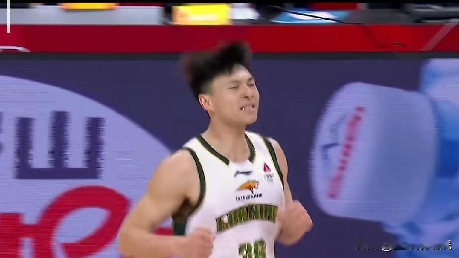 鄢手琪的改变其实在23-24赛季！

鄢手琪凭借辽粤大战中的三分球彻底打出了名号