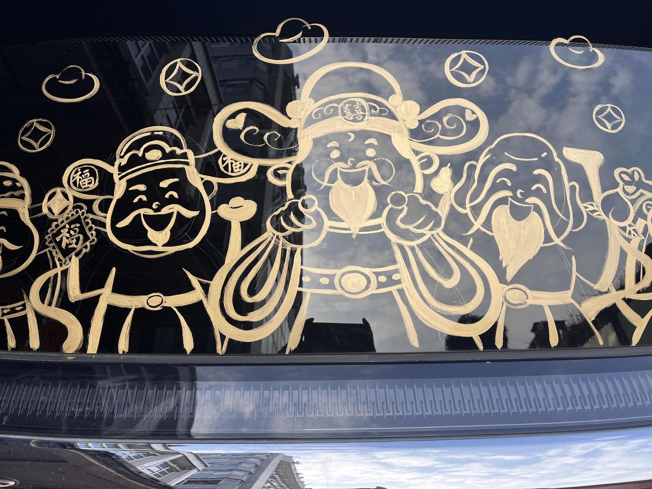 来，坐下来，我帮你算笔账——

假设你家娃现在3岁，
等到他18岁远走高飞，
你