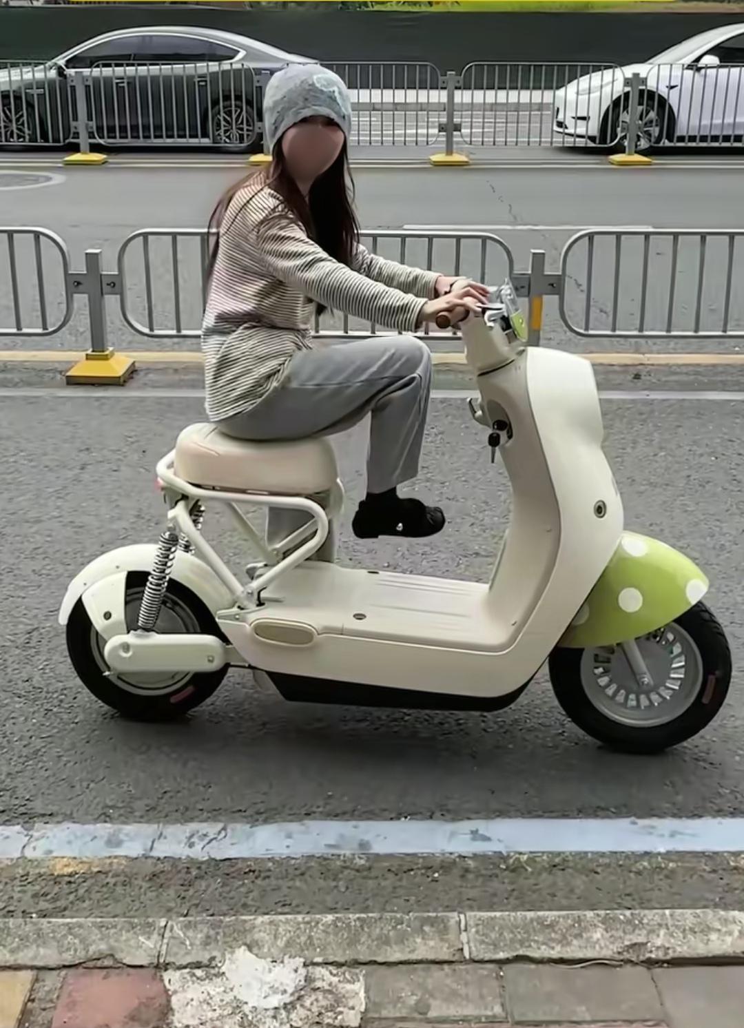 新国标电动车在网上吵翻了天，都在吐槽电动车不实用，吐槽那些专家们不接地气，不了解